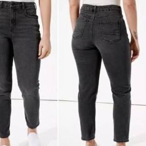 American Eagle Dark Wash Mom Jeans, size 6